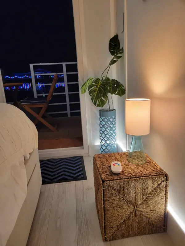 Casa Azul houseboat Key West &ndash; bedroom glow at night