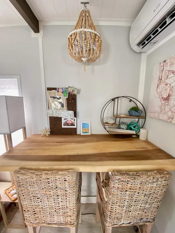 Casa Azul houseboat Key West &ndash; dining nook