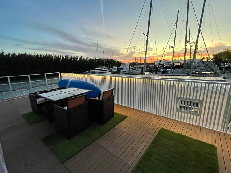 Casa Azul houseboat Key West &ndash; sunset over the sailboats